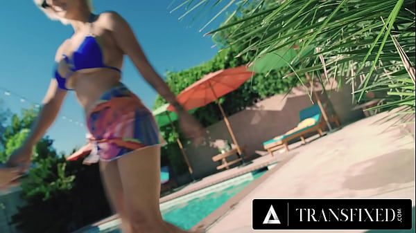 TRANSFIXED - Curvy Trans Baddie Eva Maxim Seduces Her New Stacked MILF Neighbor Kenzie Taylor!