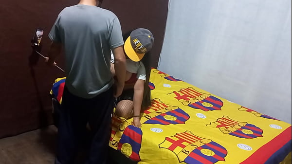 Download Video - ENCONTRE A MI MADRASTRA GRABANDOSE  EROTICAMENTE EN MI DEPARTAMENTO&comma; LUEGO ME PIDIO AYUDA PARA COMPLETAR EL VIDEO&excl;&excl; PORNO REAL CASERO&period; 1