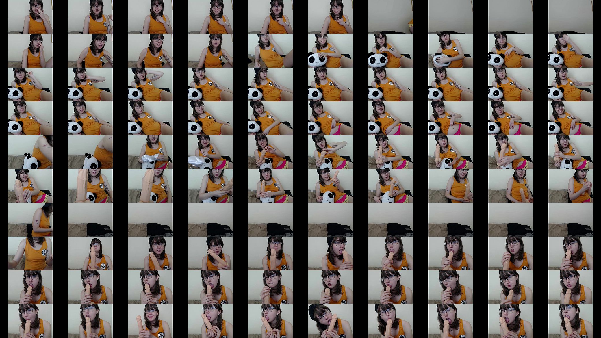 cute helena73 flashing ass on live webcam 预览图