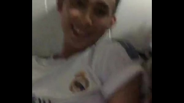 Download Video - Trai &dstrok;ẹp khoe h&agrave;ng phần 2