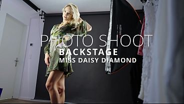 Join me on a photoshoot, watch behind the scene