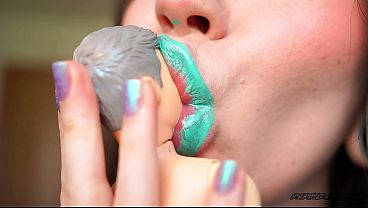 Gentle Giantess Minty dirty kiss and BJ