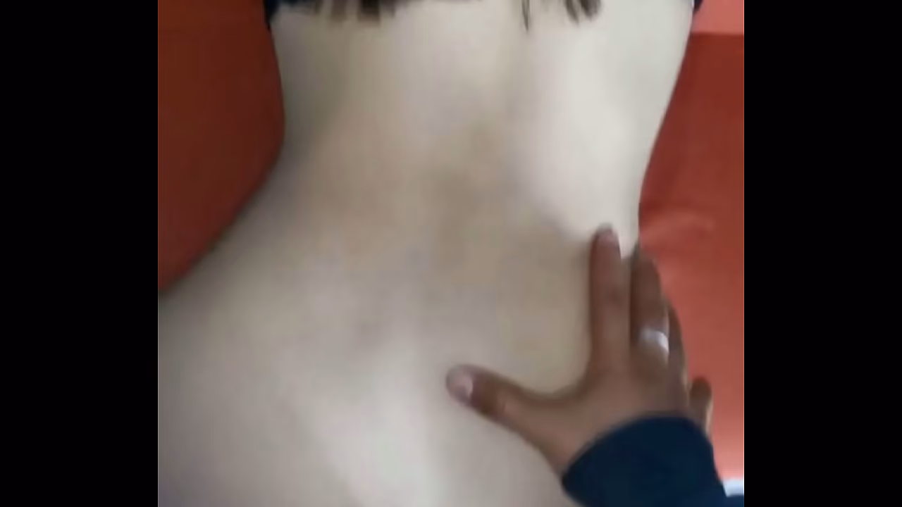 hermanastra cachonda me deja follarla antes de que lleggue su madre