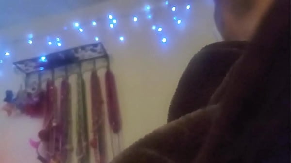 thumb wifed face down