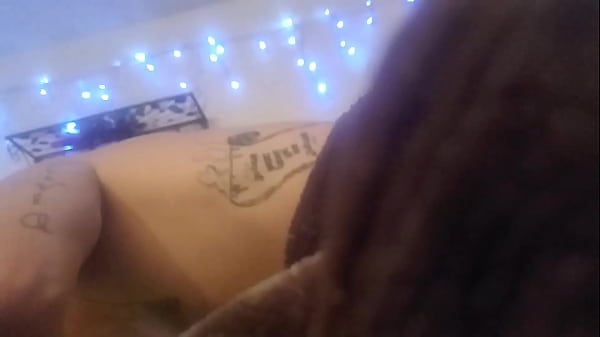 thumb wifed face down
