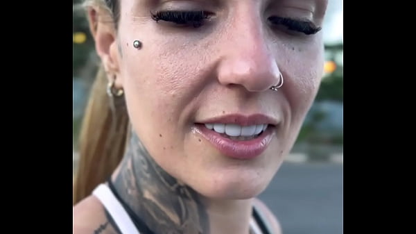 Casal Dna - Vi uma Prostituta fazendo ponto na rua pedi pra ela fazer um boquete ela cobro 10$ ela quis me levar pro beco ! (Público)