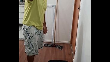 Sem nojo e com vontade, mamou gostoso e levou rola na buceta gozando a primeira vez e em seguida pediu pra deixar seu cuzinho largo.