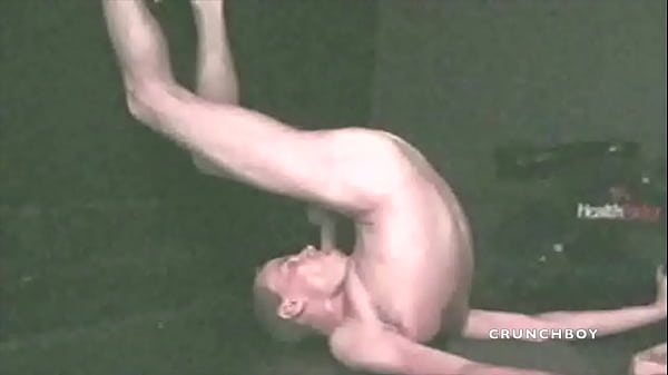 1013 at the sport room this guy suck  himself h...