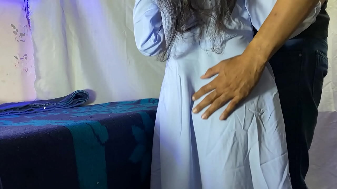 Cab driver fucked Rajasthani wife with his big and thick cock, full story in Hindiष