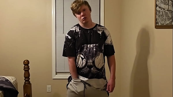 Dylan Tarrence Gets naked then gets his dick su...