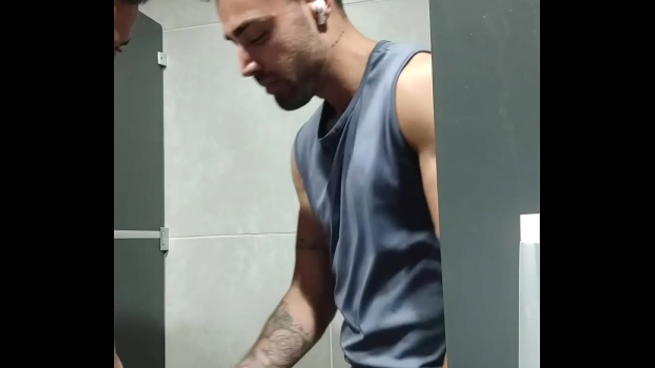 El chico me miraba durante el entrenamiento, lo llevé al baño y lo puse a amamantar.
                    black pornstar amateur gay gym nerd gay blowjob black cock lover black guy male on male muscular body male anal guy guy boy on boy gay encouragement bear and cub only black men muchos negros