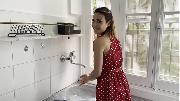 Quand Les Soupirs de la Pi&egrave;ce d&rsquo;&Agrave; C&ocirc;t&eacute; Me Donnent des Id&eacute;es coquines