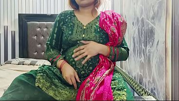 Download Video - Cheating Desi Stepmom Showing Tits In bedroom Clear Hindi Audio