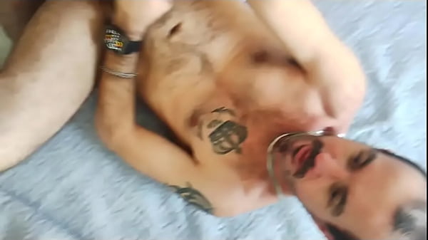 Dando para o pai de fam&iacute;lia peludo