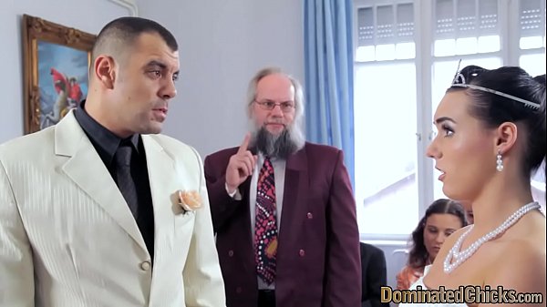 Die Unterwürfige Braut Wird Gedemütigt Und Gefickt