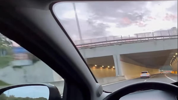 O frentista do posto de gasolina me mostrou a rola, me impressionei e fui para o Drive-in foder porque ele nao poderia demorar. Melhor foda de 2022!