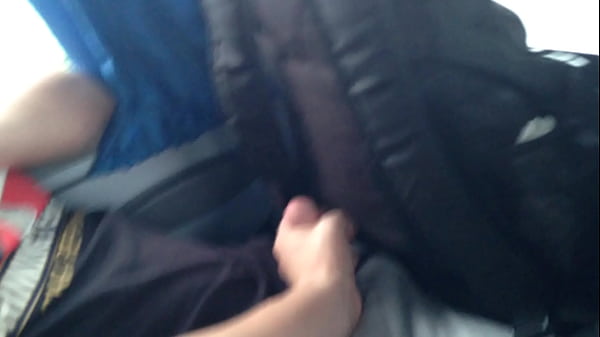 Download Video - Punheta entre machos no &ocirc;nibus