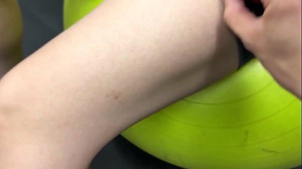 Download Video - 筋トレもSEXもストイックな極上セフレせりなちゃん《筋トレの後はセフレと肉欲チートDAYな濃厚SEXで中出し2連発！！》一緒に筋トレして運動の後は焼肉デートPart1