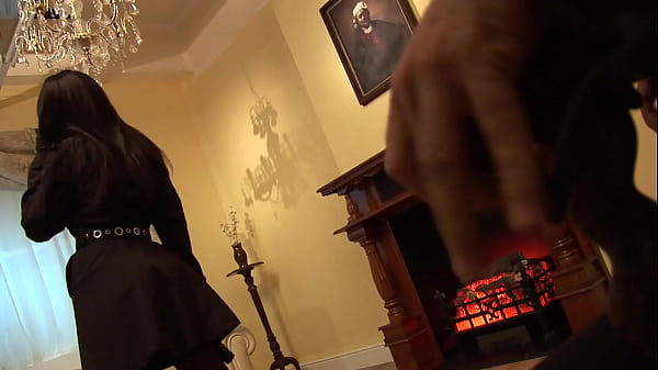 Dressed In Leather And Chains Ebony Goddess Gets Off During Light Bdsm Fuck