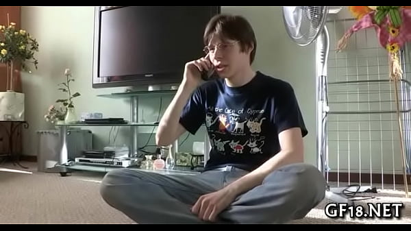 Sex appeal round assed babe