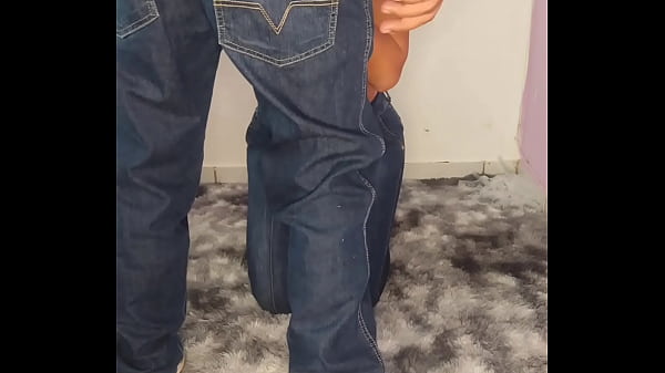 She left with the plug in her ass, I only noticed when I went to fuck her ass.