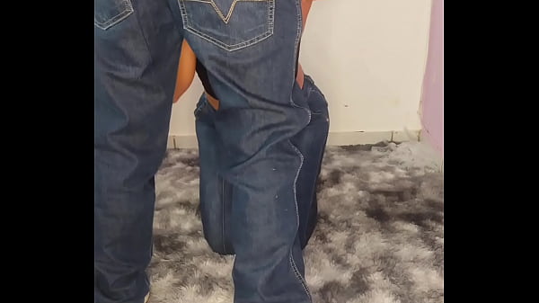 She left with the plug in her ass, I only noticed when I went to fuck her ass.