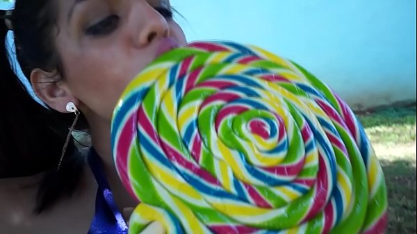 Download Video - Tranny Kessia Brunelly Fucked Bareback