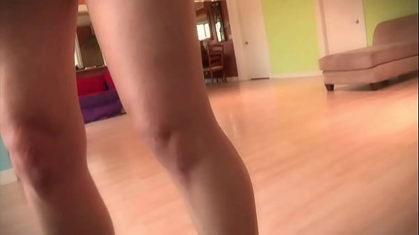 Lily Cade And Samantha Ryan Fuck On The Couch And Worship Ass