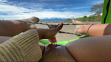 Download Video - bebes me vine a la playa a masturbarme y un chico me estaba grabando