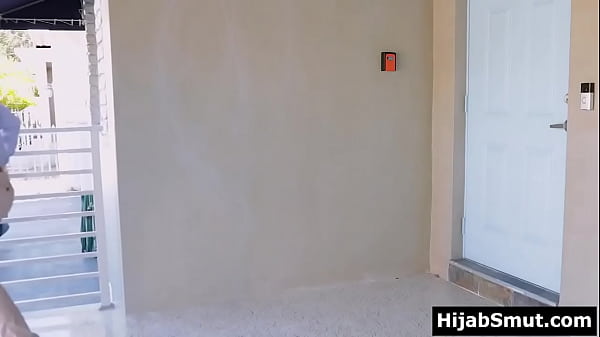 Young muslim girl fucks american to keep her secret safe