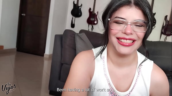 Real estate agent kept her promise to come and fuck! Selena Vega