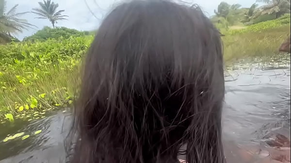 Download Video - As aventuras dos tarados&comma; 5 amigos fazem trilha pelados e fodem no meio do mato&period;