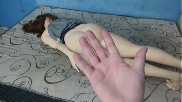 IT IS VERY COMPLICATED TO HANDL REALISTIC SEXDOLLS DOLLS