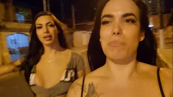Download Video - ca&ccedil;ando putaria na rua&comma; chupamos tres pau&period; participa&ccedil;ao especial da minha melhor amiga LuizaDevil
