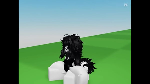 Lesbiana follando a otra con una gran verga gorda