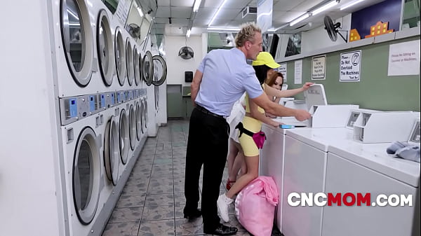 Freeuse Laundromat - Aria Valencia, Summer Hart - CNCMOM