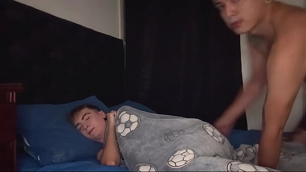 Download Video - Mi Amigo Me Despierta Para Tener Sexo