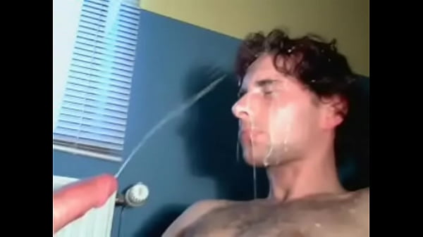 Massive cumshot on my face - HotDudeCams