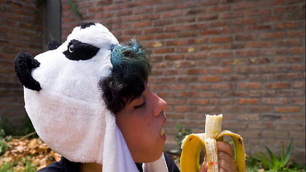 Lara's Picnic - vomit barf fetish movie