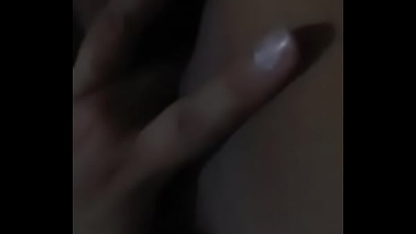 Chica le gusta tocarse