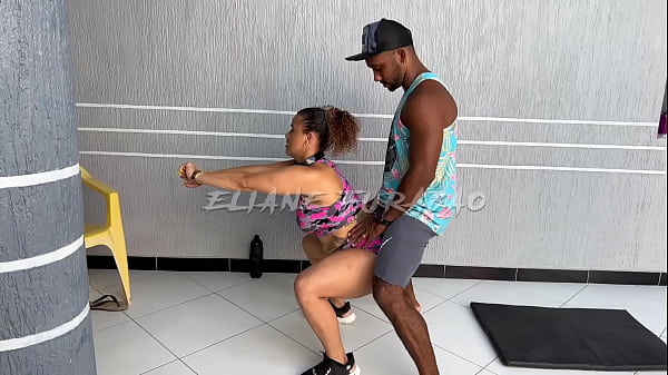 Download Video - Estava malhado em casa quando o amigo do meu filho chegou&period;me empolguei e seduzir ele pra eu levar uma surra de pica&period;marcio baiano