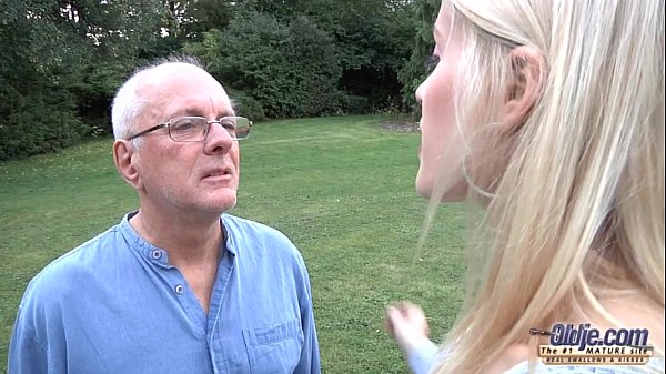 66 pensioner Old butler puts his dick in his young rich bitch lady