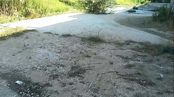 Outdoor exhibitionist masturbation in a park in Rome – REAL