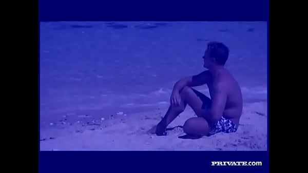 Jennifer Love and Nesty Are Lesbian Scuba Divers Who Fuck under Water