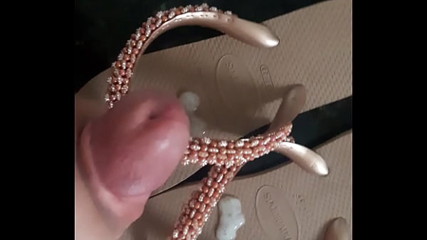 Download Video - Havaianas 37&sol;38 nuds bordadas