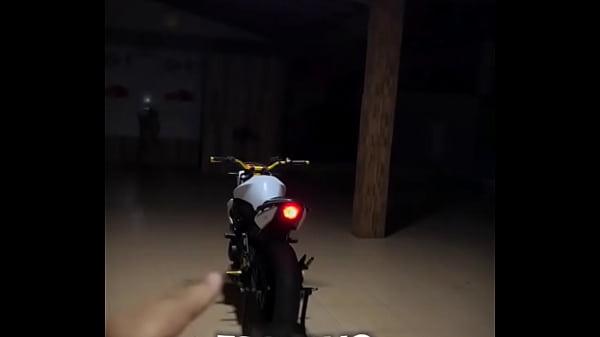 Tocando aquela gostosa