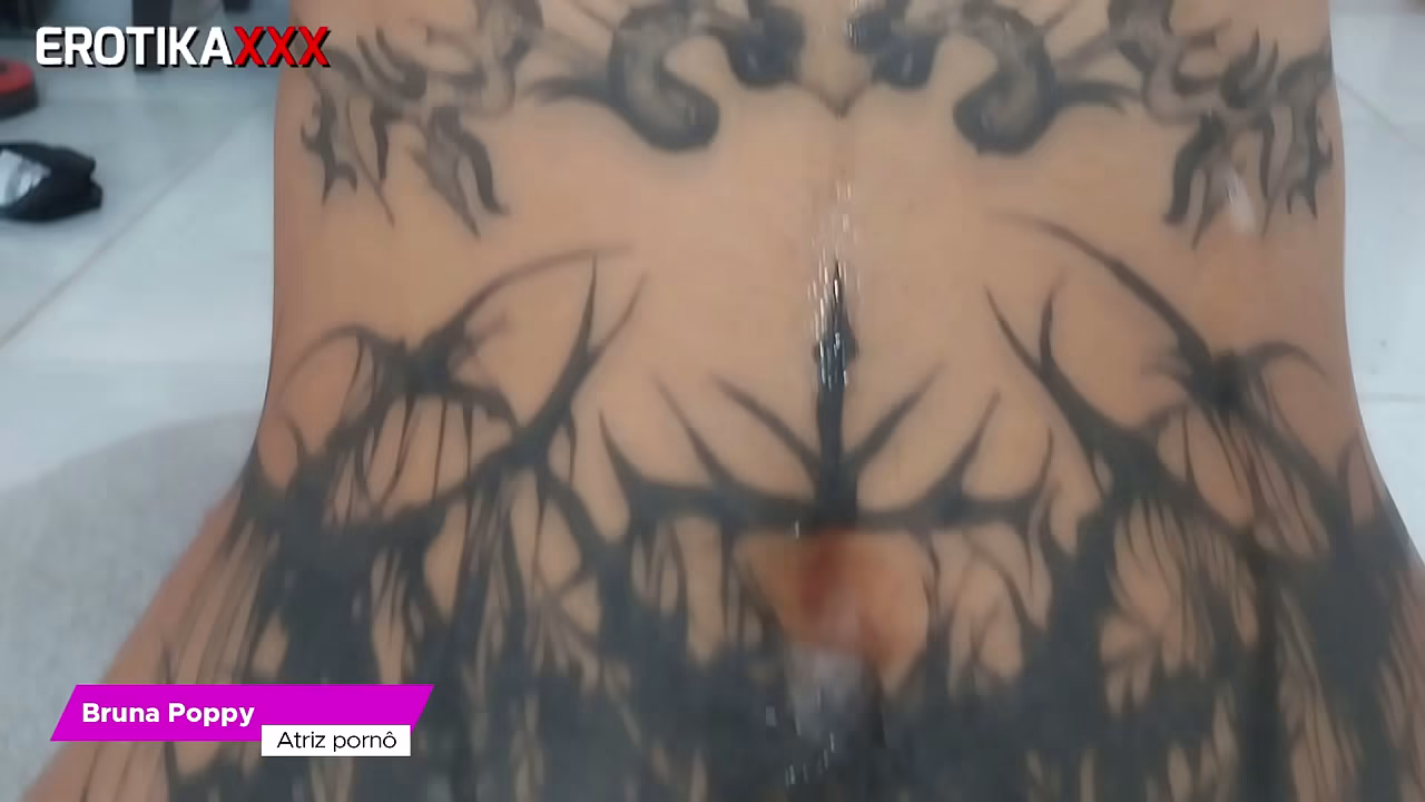 Bruna Poppy - Oral Total - Por tras das c&acirc_meras - Primeira cena para a EROTIKAXXX - Cena completa no RED