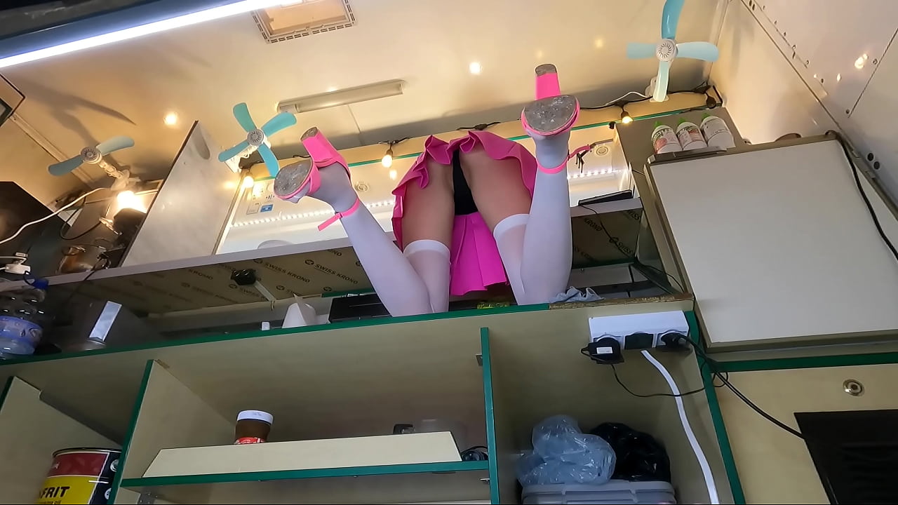 Alice burlándose del jefe con su culo sexy en el trabajo
                    pussy hot sexy babe ass upskirt brunette young flashing 18yo muchos negros