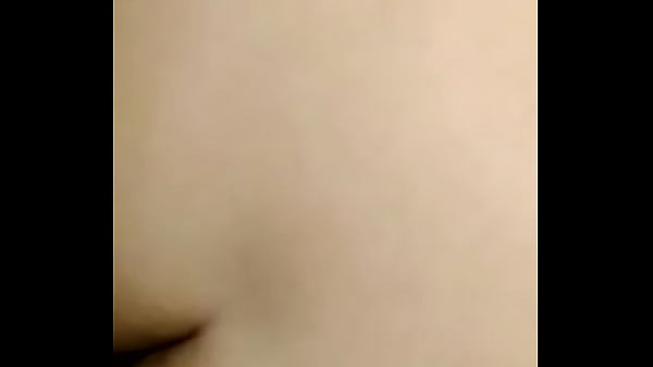 Une Jeune Fille Avec Un Gros Cul Le Donne À Un Jeune Homme Coquin