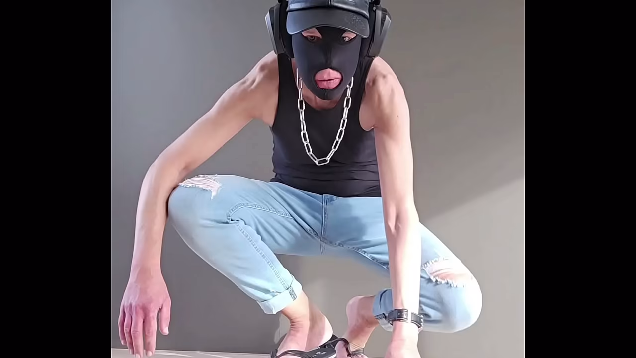 horny wank in jeans and flip flops